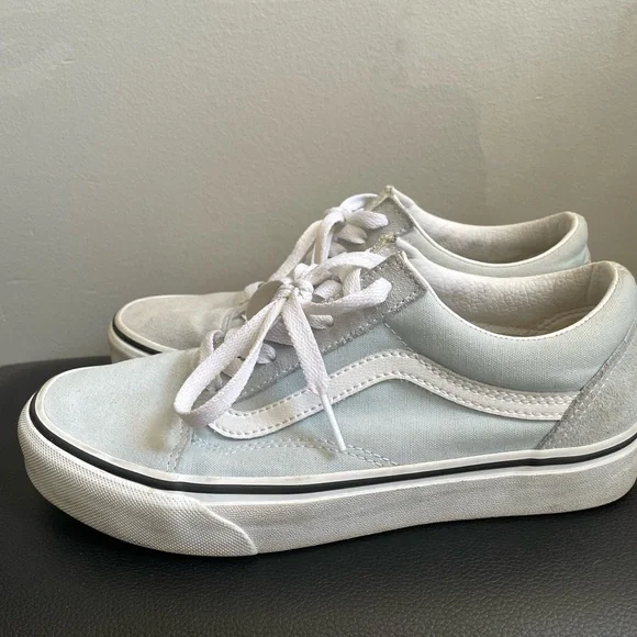 Vans - Picture 2 of 5